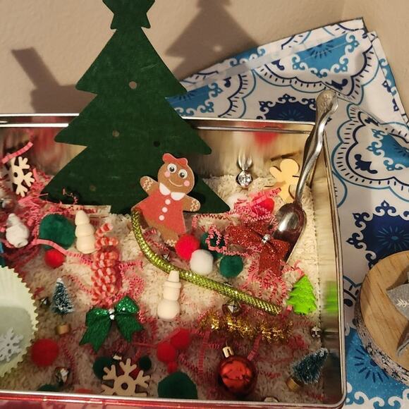 Christmas sensory bin handmade add ins Xmas tree gingerbread snowflake ornament - Picture 10 of 11